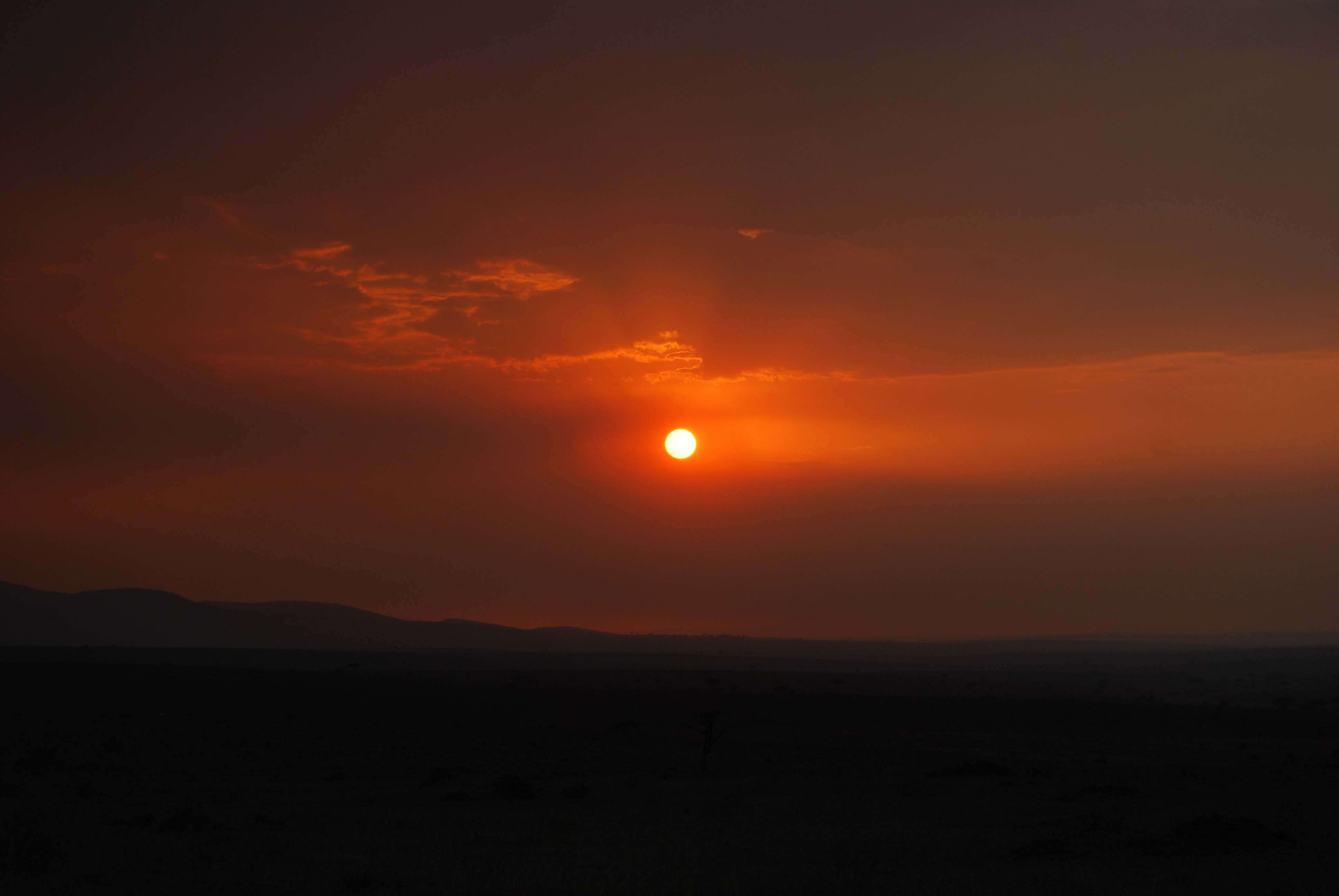 Enkewa y una maravillosa puesta de sol - Regreso al Mara - Kenia (16)